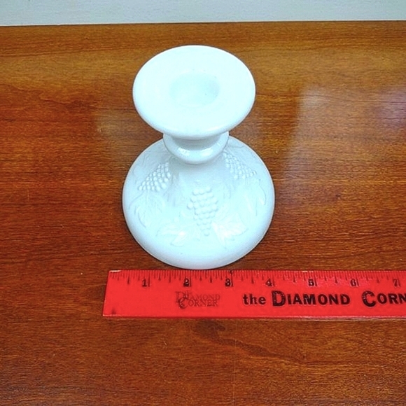 Vintage Milk Glass Harvest Grape Candlestick Holder by Smith Glass 4.5" Mint - Picture 3 of 6